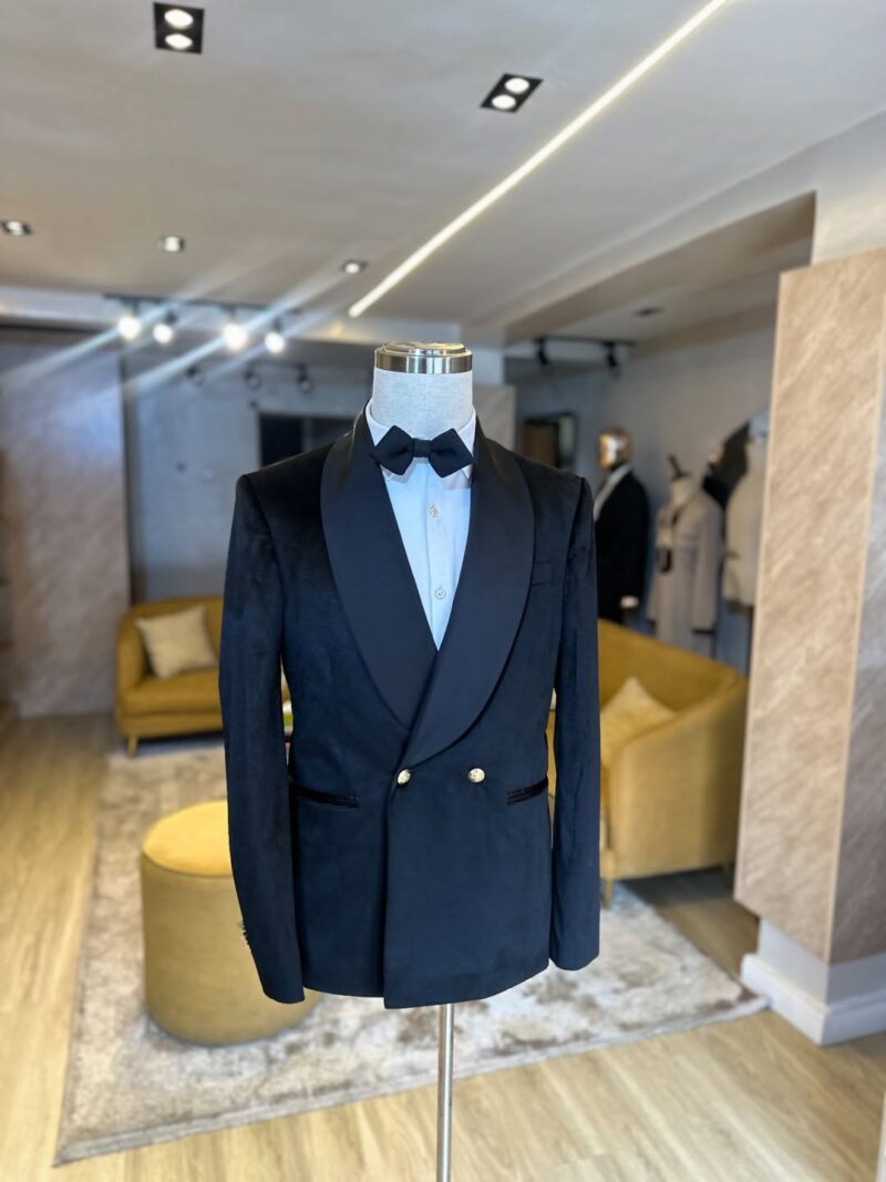 BLACK TUXEDO 001