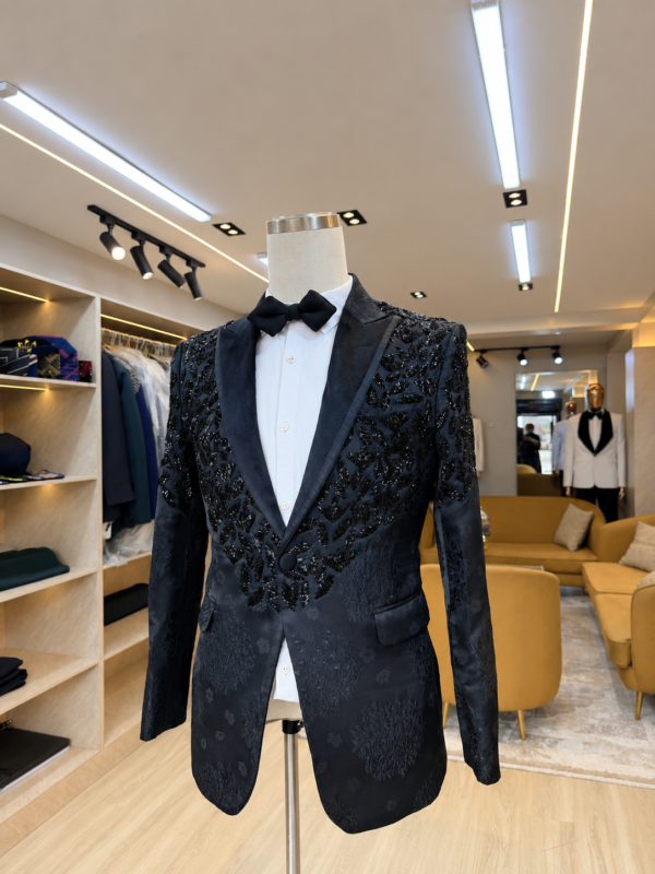 BLACK TUXEDO 007